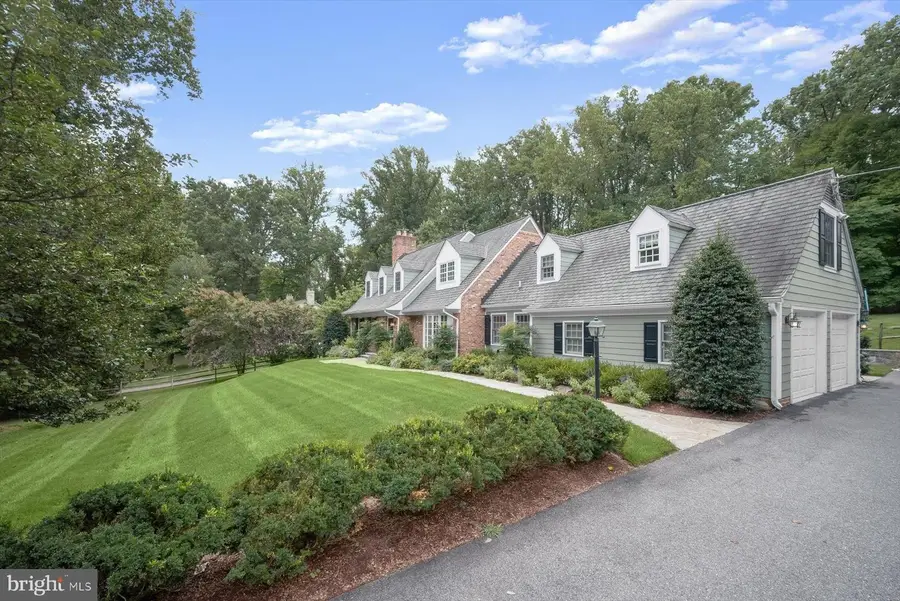9019 Burdette Rd, Bethesda, MD 20817 - #2