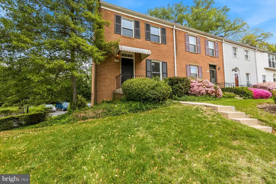 1923 Lyttonsville Rd, Silver Spring, MD 20910 - #2
