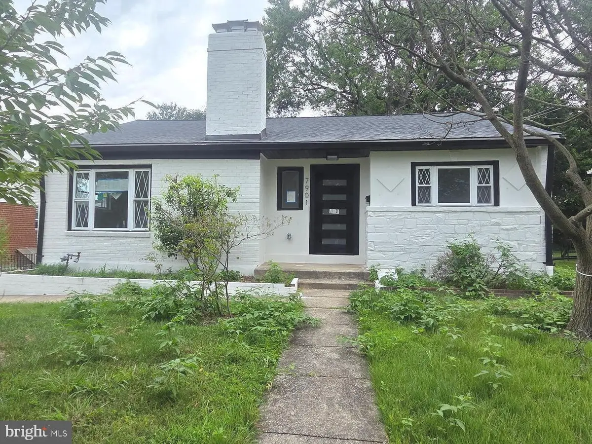 7901 Wildwood Dr, Takoma Park, MD 20912 - #1