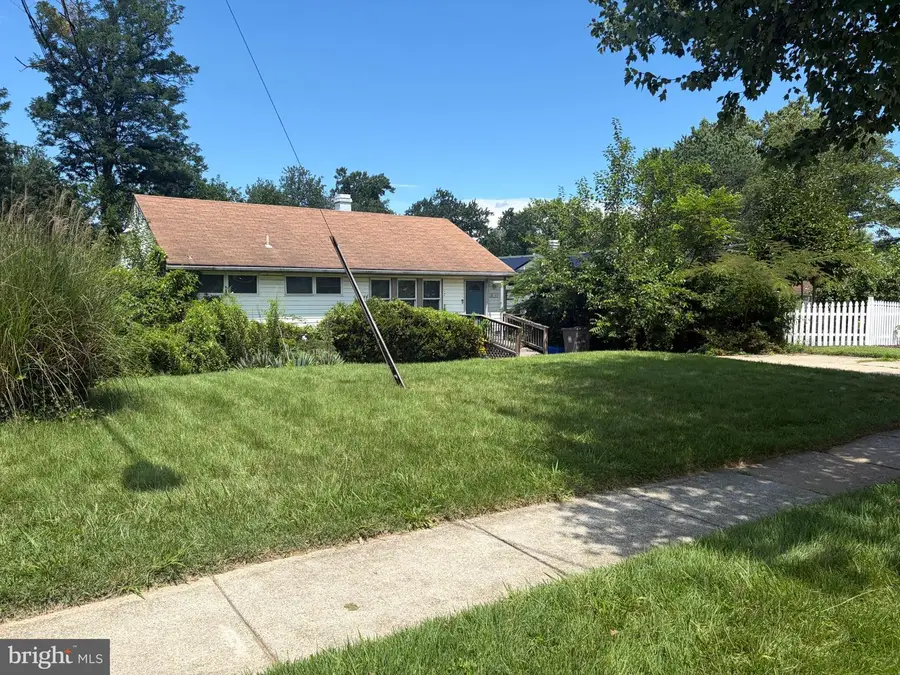 1218 Broadwood Dr, Rockville, MD 20851 - #2