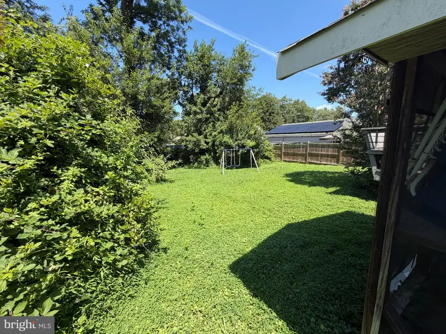 1218 Broadwood Dr, Rockville, MD 20851 - #3