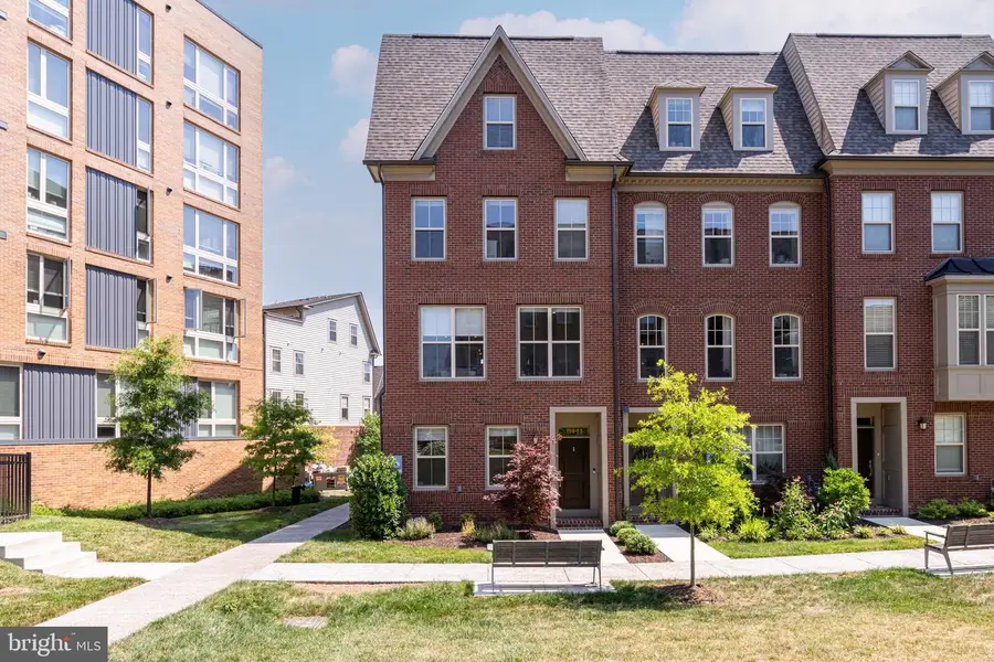 15948 Chieftain Ave, Rockville, MD 20855 - #2
