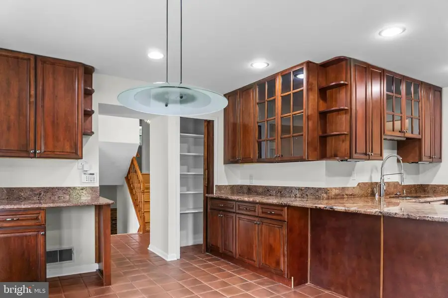 11820 Enid Dr, Rockville, MD 20854 - #3