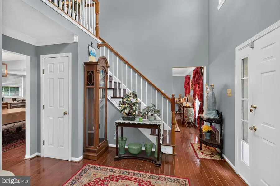 19319 Plummer Dr, Germantown, MD 20876 - #2