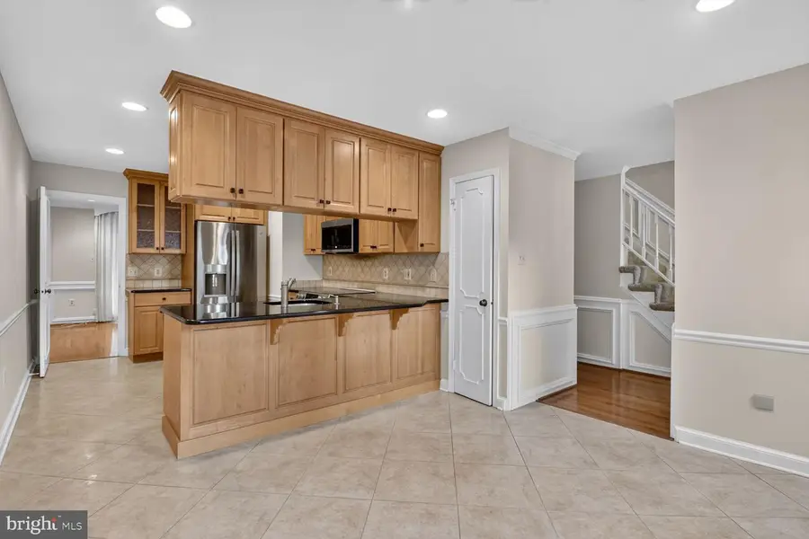 7787 Heatherton Ln, Potomac, MD 20854 - #2