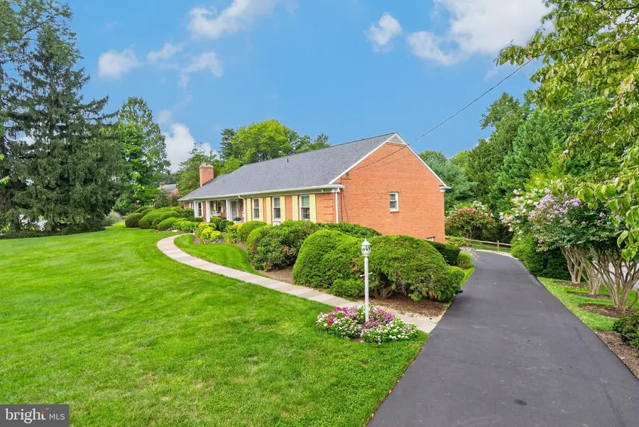 8501 Warde Ter, Potomac, MD 20854 - #2