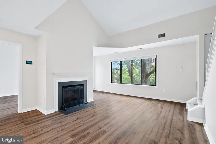 9934 Hellingly Pl #142, Gaithersburg, MD 20886 - #3