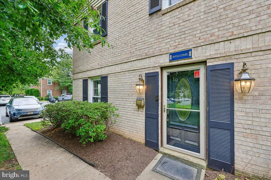 19 Red Kiln Ct, Gaithersburg, MD 20878 - #3