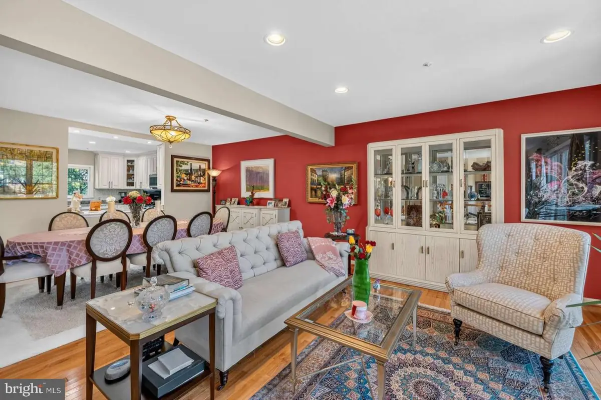 11306 Hollowstone Dr, Rockville, MD 20852 - #1