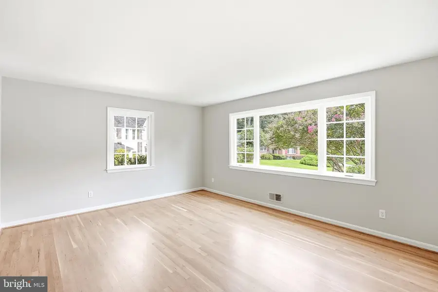 6 Geneva Mason Ct, Potomac, MD 20854 - #3