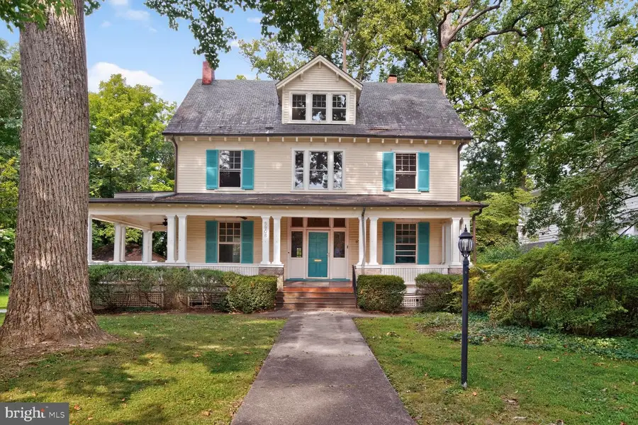 5906 Cedar Pkwy, Chevy Chase, MD 20815 - #3