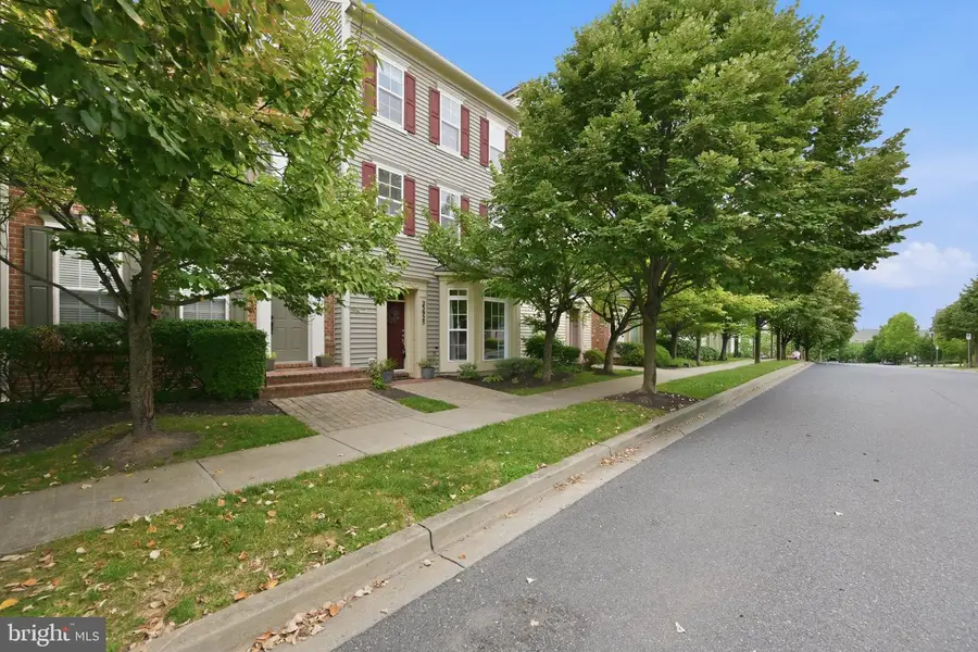 23925 Catawba Hill Dr, Clarksburg, MD 20871 - #2