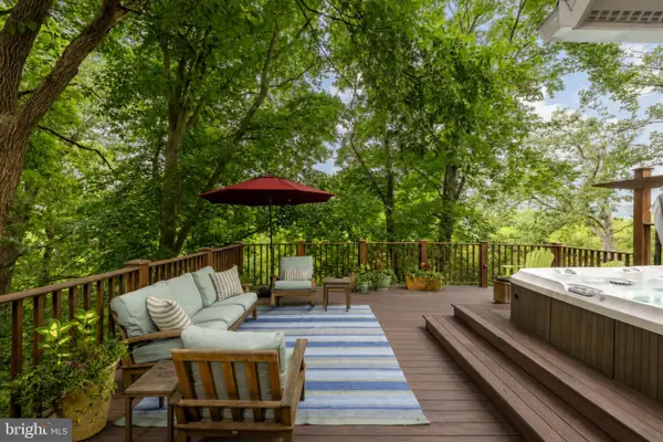 6512 Ridge Dr, BETHESDA, MD 20816