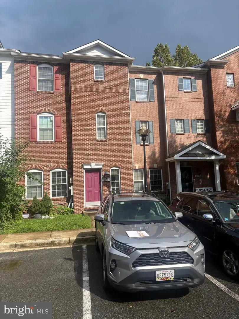 18737 Falling River Dr, Gaithersburg, MD 20879 - #1