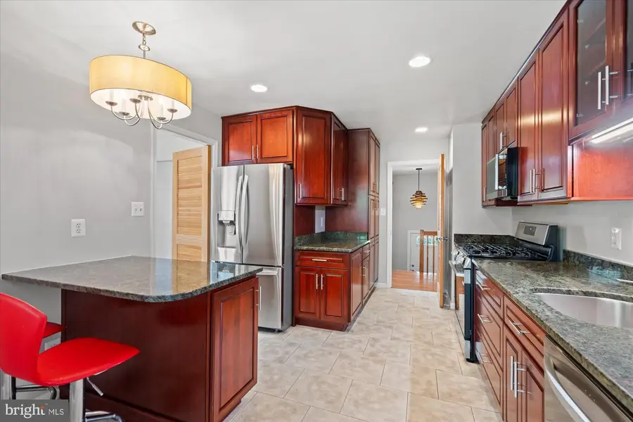 9805 Raleigh Tavern Ct, Bethesda, MD 20814 - #3