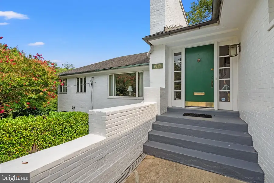 9219 Levelle Dr, Chevy Chase, MD 20815 - #3