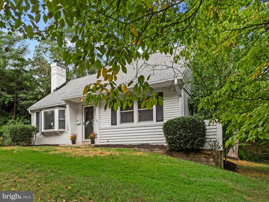 3603 Faircastle Dr, Chevy Chase, MD 20815 - #2