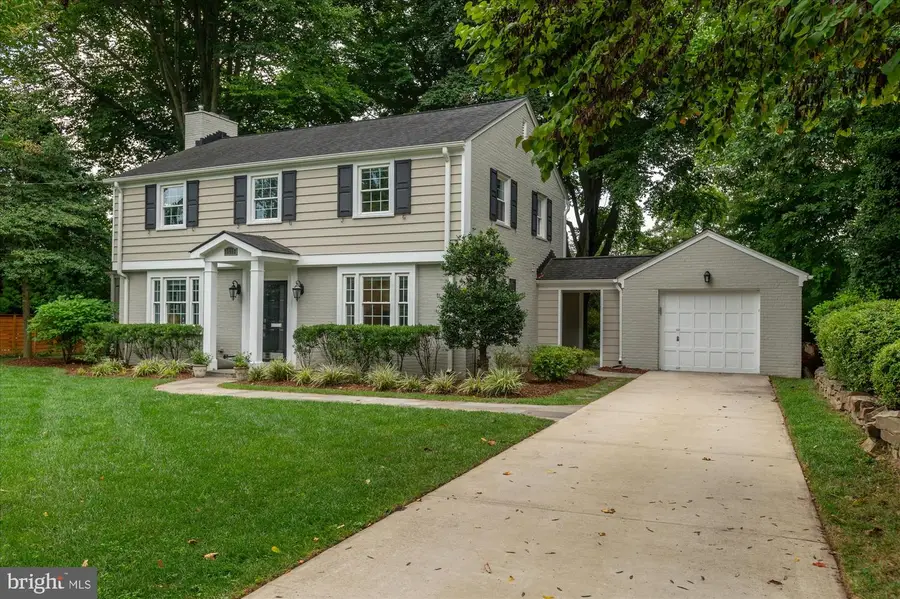 9616 W Bexhill Dr, Kensington, MD 20895 - #2