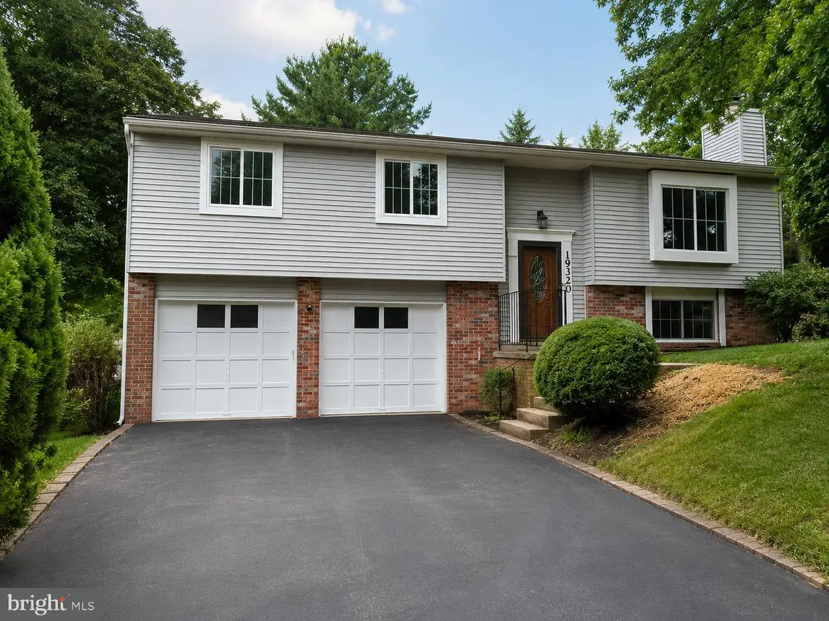 19320 Poinsetta Ct, Gaithersburg, MD 20879 - #1