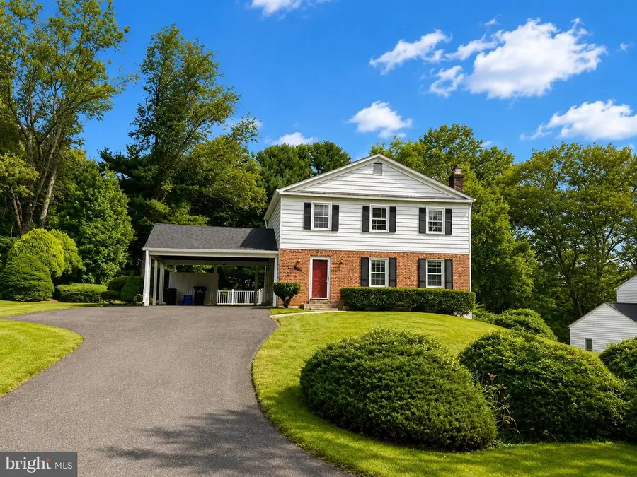 7021 Wick Ln, Rockville, MD 20855 - #2