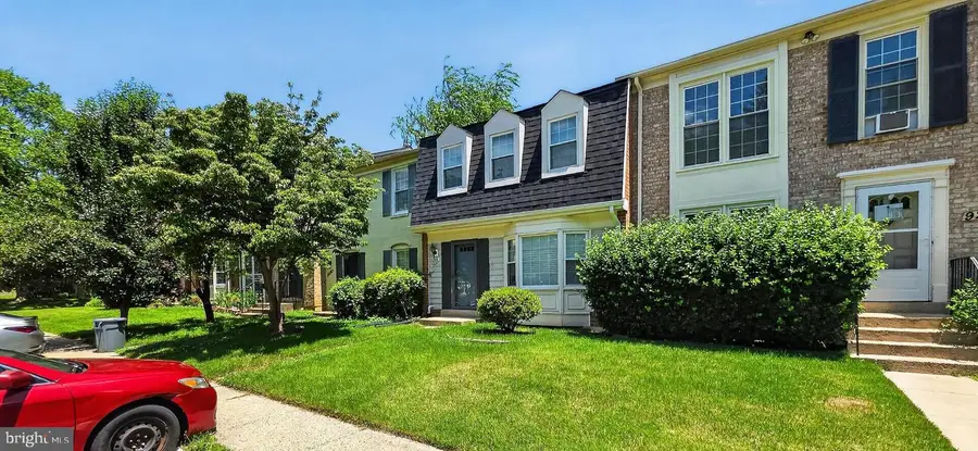 9208 Weathervane Pl, Montgomery Village, MD 20886 - #3