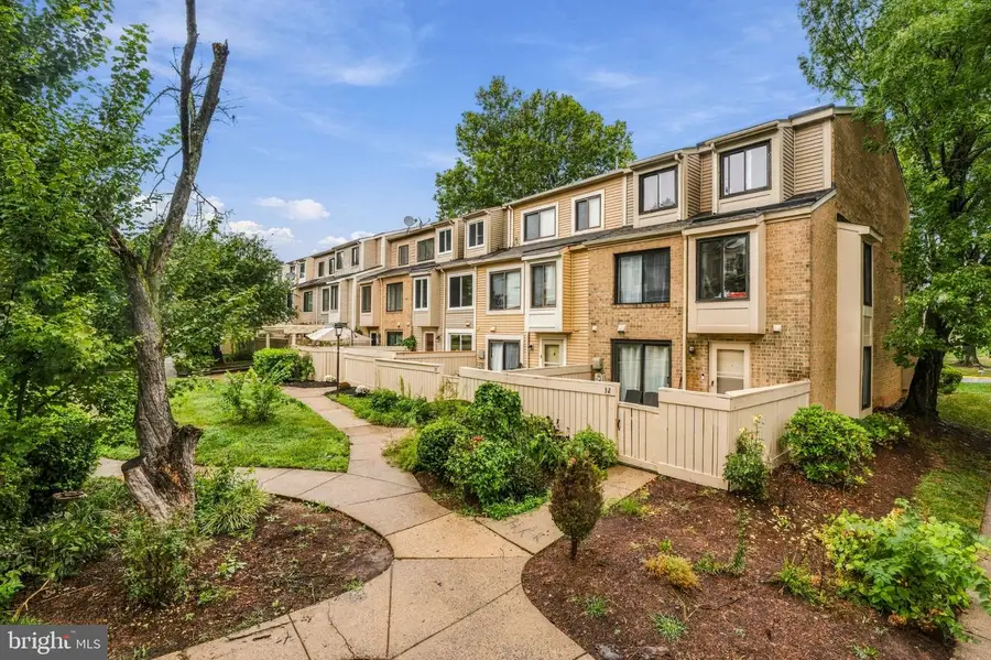 28 Welbeck Ct, Montgomery Village, MD 20886 - #2