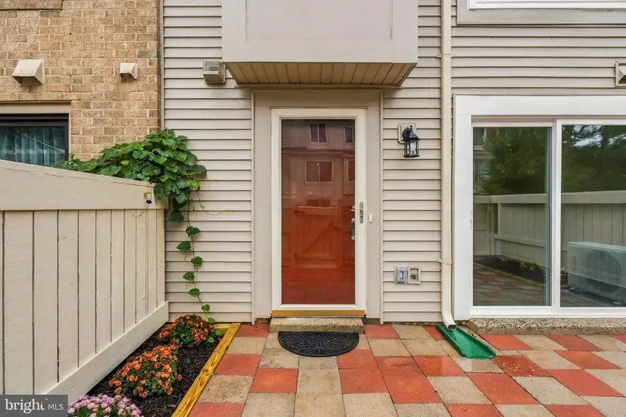 28 Welbeck Ct, Montgomery Village, MD 20886 - #3