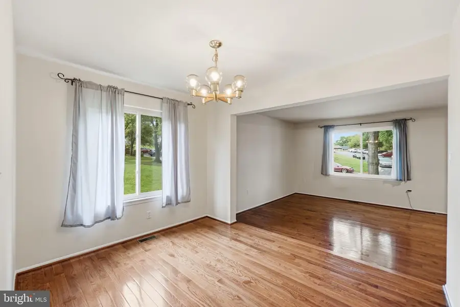 8918 Centerway Rd, Gaithersburg, MD 20879 - #3