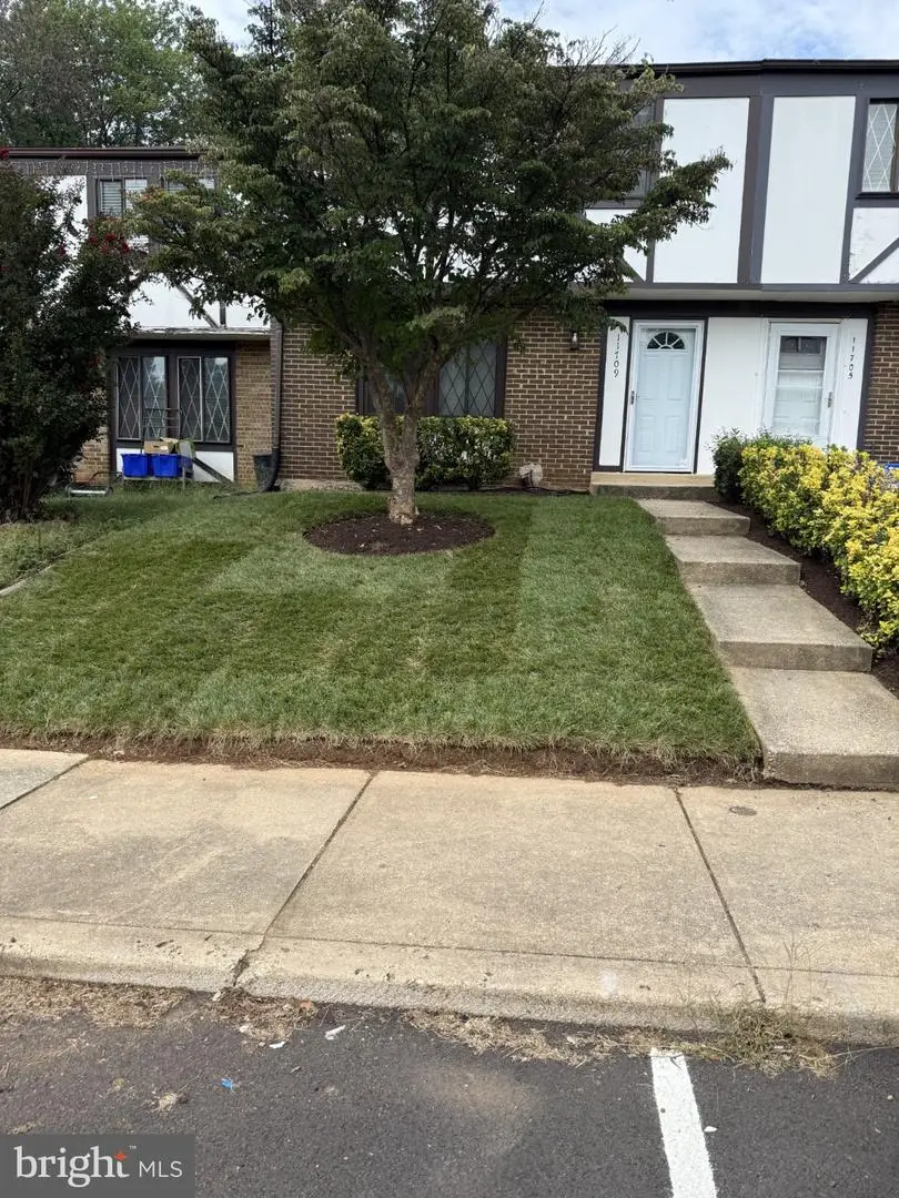 11709 Ashworth Ct, Germantown, MD 20876 - #1