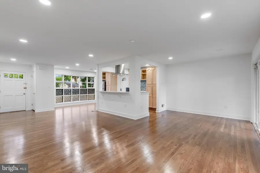 1402 Mullins St, Silver Spring, MD 20904 - #2