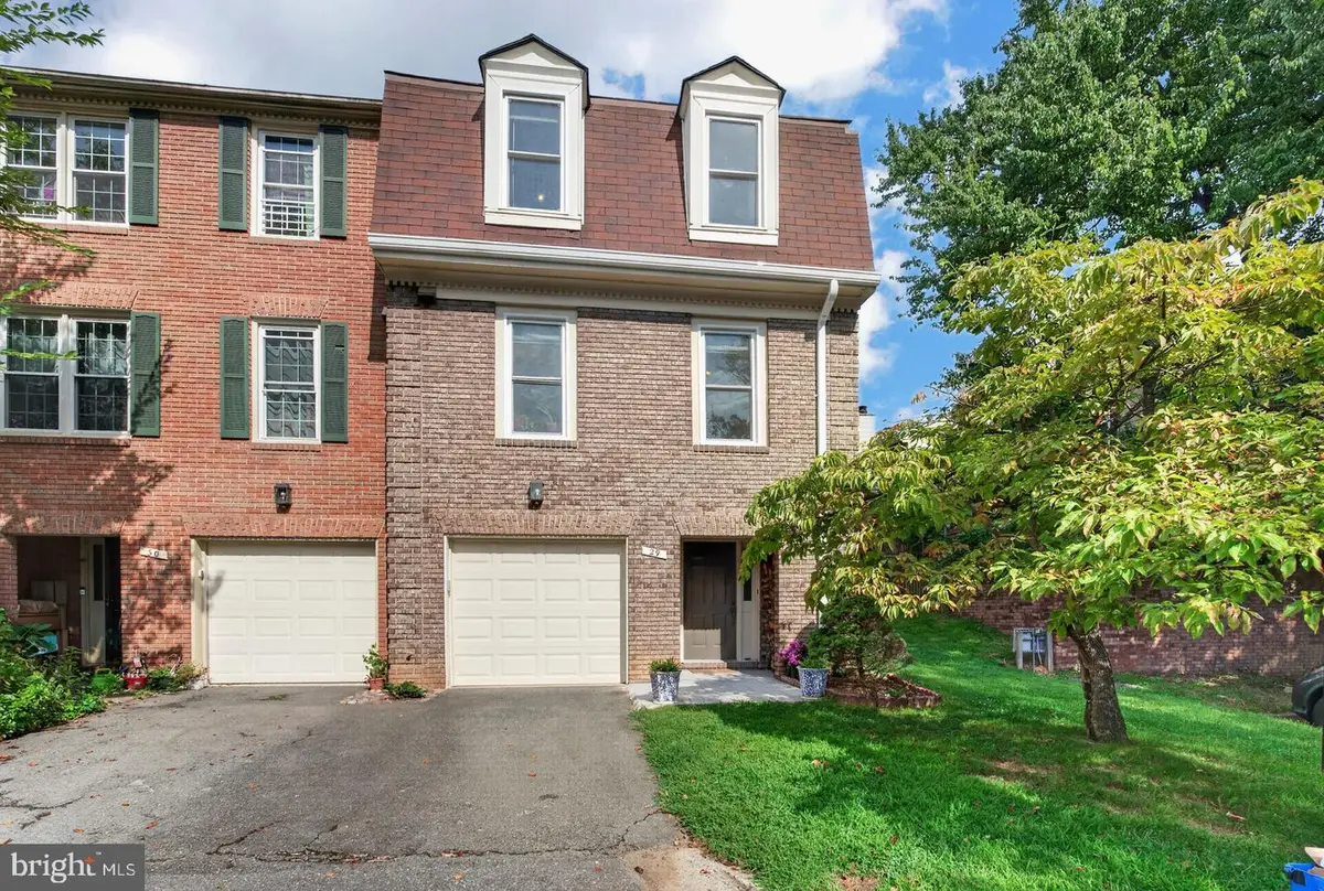 29 Ritchfield Ct, Rockville, MD 20850 - #1