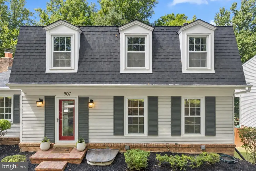 607 Watts Branch, Potomac, MD 20854 - #3