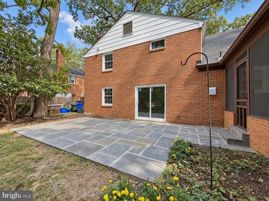 11906 Henry Fleet Dr, Potomac, MD 20854 - #2