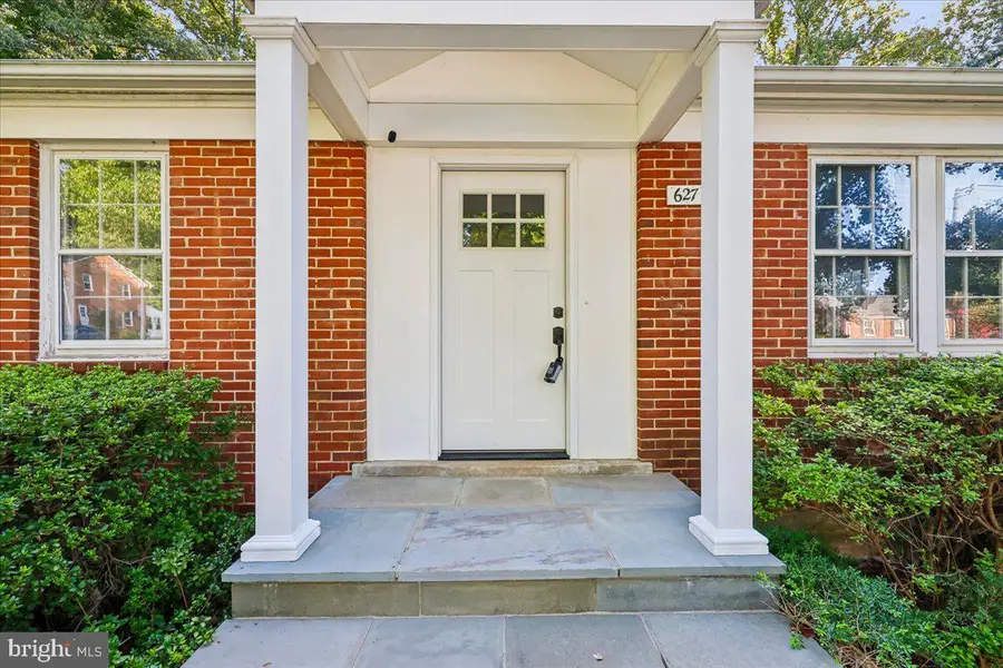 627 Crocus Dr, Rockville, MD 20850 - #2