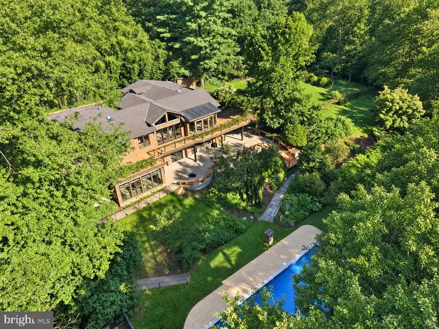 21151 Woodfield Rd, Laytonsville, MD 20882 - #2