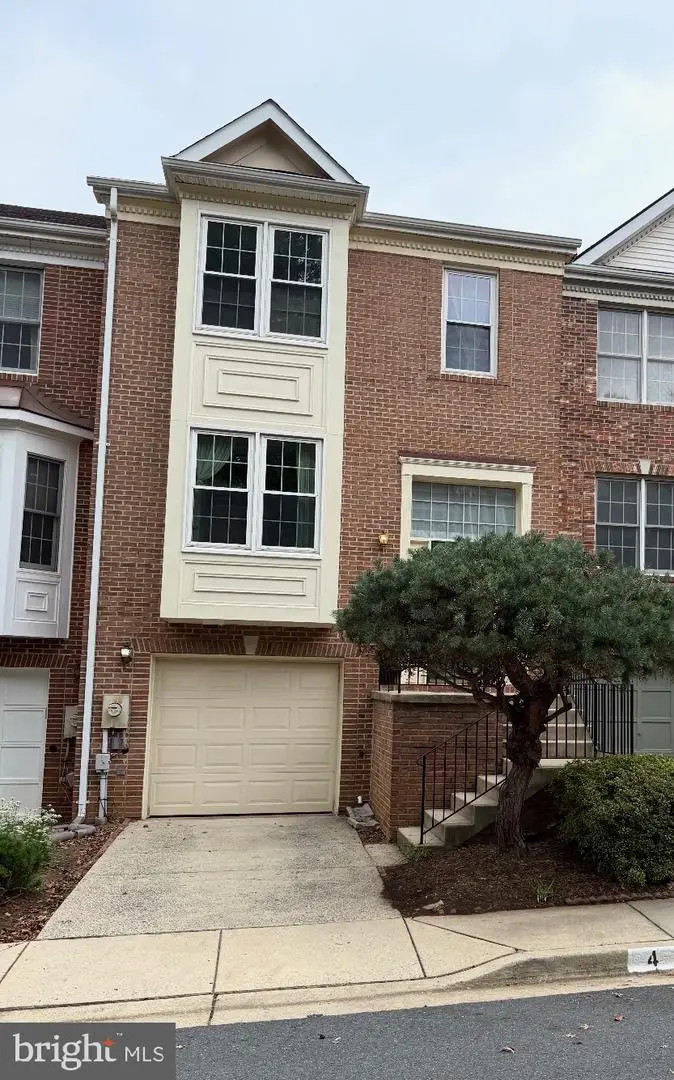 4 Carriage Walk Ct, Gaithersburg, MD 20879 - #1