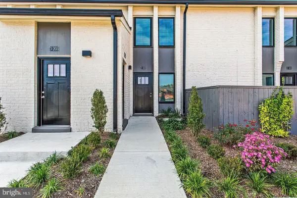 19520 Village Walk Dr #3-202, MONTGOMERY VILLAGE, MD 20886