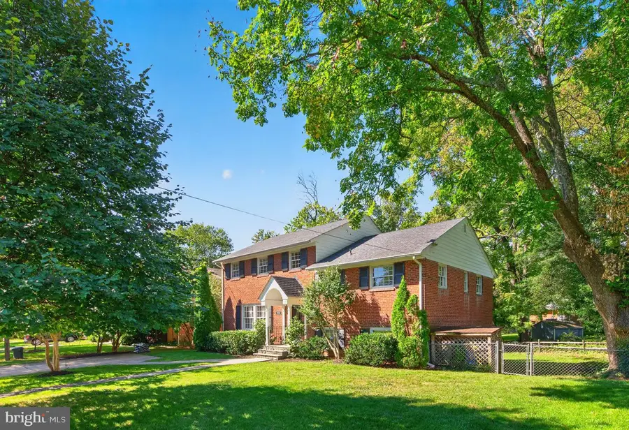 9906 Holmhurst Rd, Bethesda, MD 20817 - #2