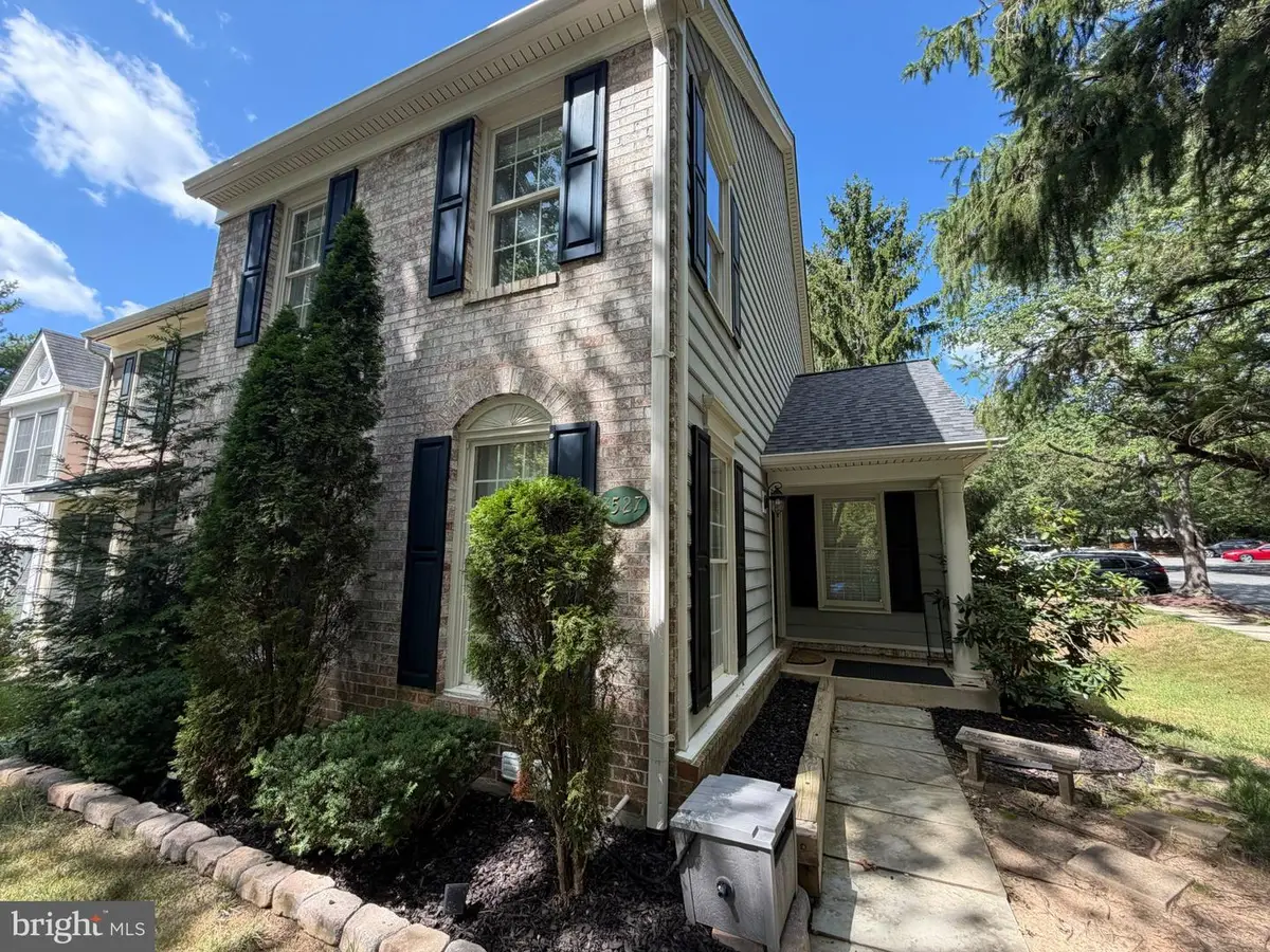 8527 Fountain Valley Dr, Montgomery Village, MD 20886 - #1