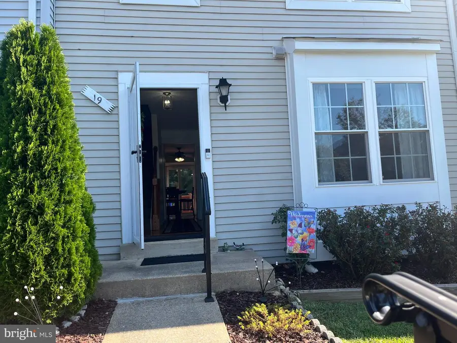 19 Applegrath Ct, Germantown, MD 20876 - #2