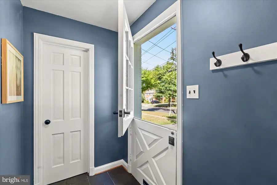 5908 Cromwell Dr, Bethesda, MD 20816 - #2