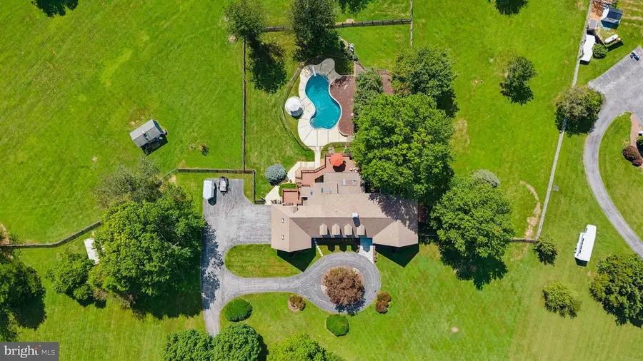 22400 Rolling Hill Ln, Laytonsville, MD 20882 - #2