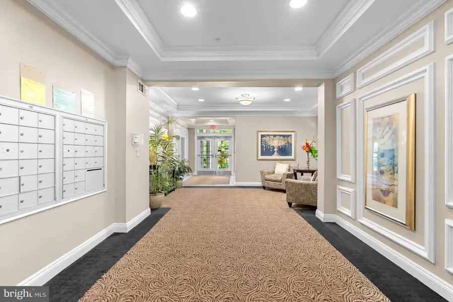 201 High Gables Dr #408, Gaithersburg, MD 20878 - #3