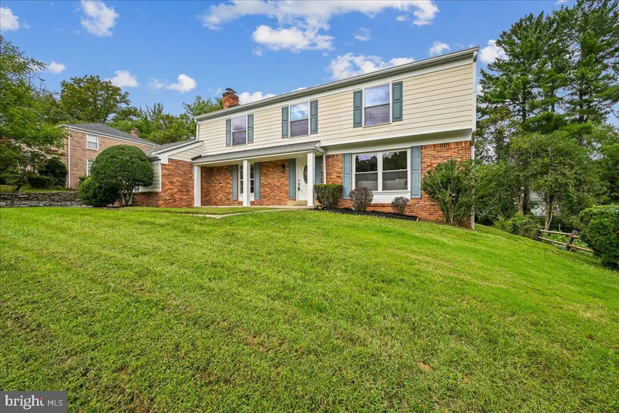 8807 Bells Mill Rd, Potomac, MD 20854 - #2