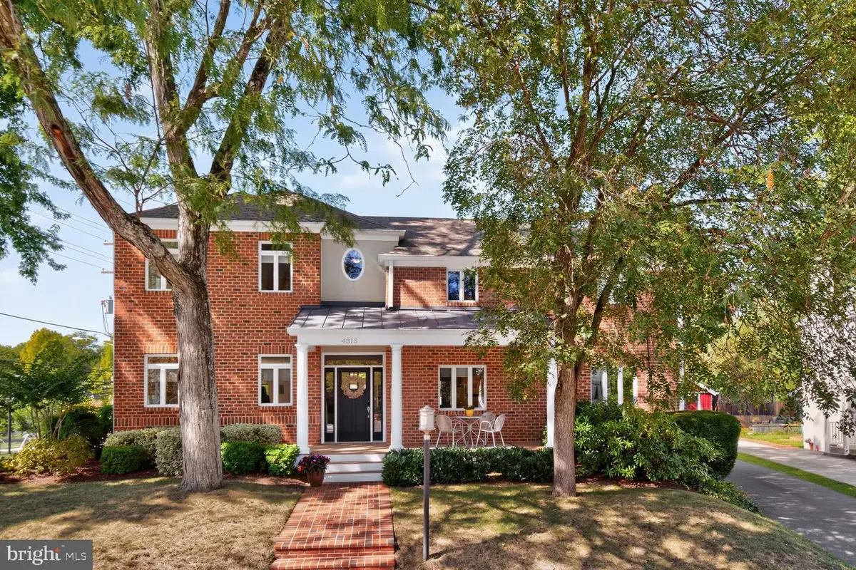 4315 Lynbrook Dr, Bethesda, MD 20814 - #1