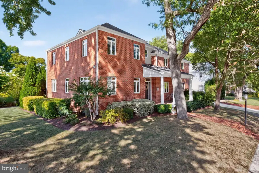 4315 Lynbrook Dr, Bethesda, MD 20814 - #3
