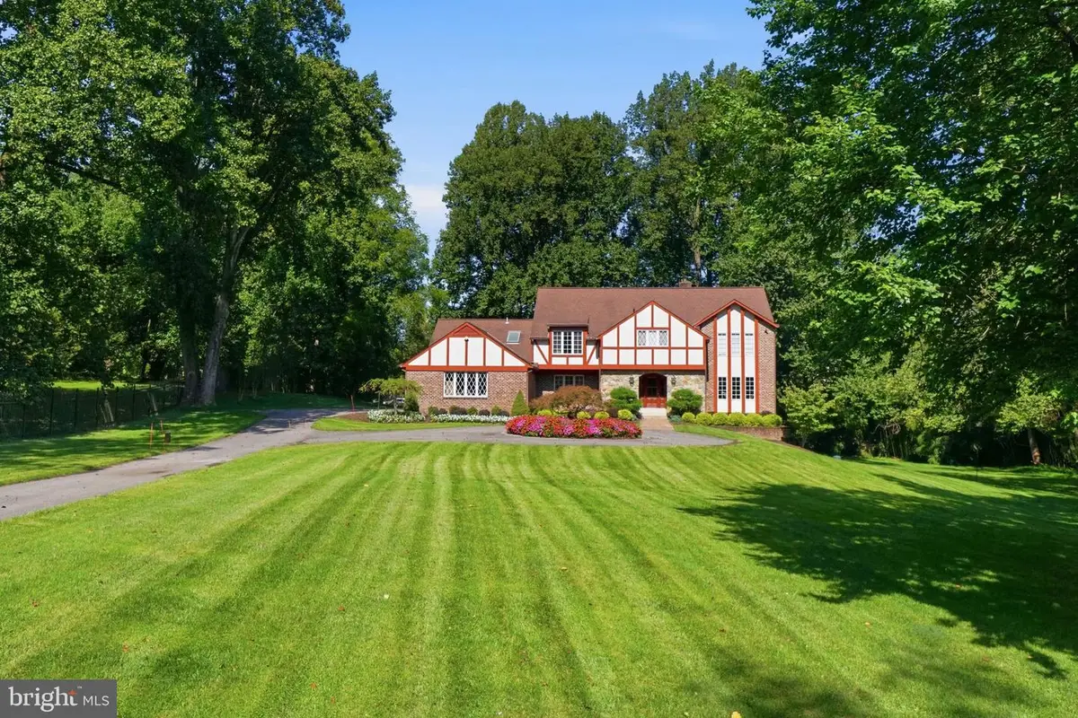 10804 Lockland Rd, Potomac, MD 20854 - #1