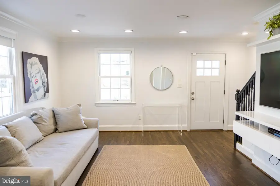 1013 Paul Dr, Rockville, MD 20851 - #3
