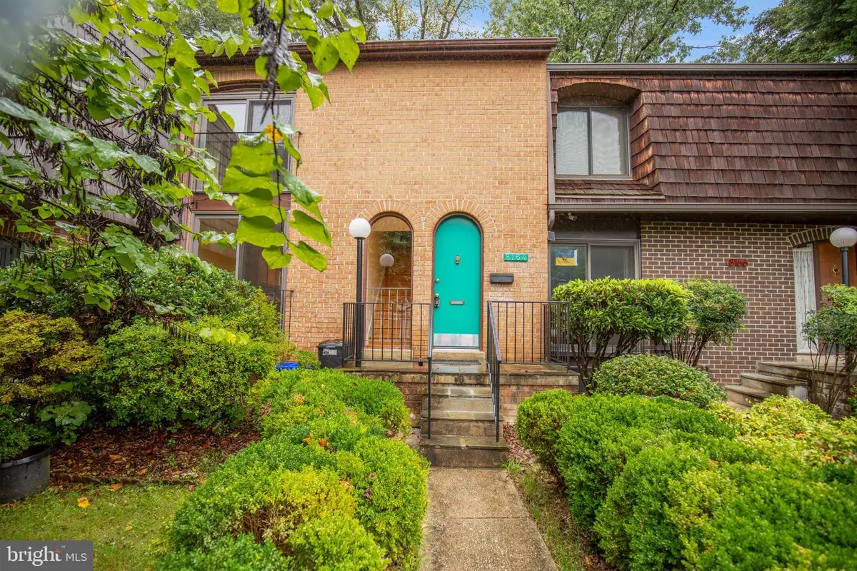 8164 Inverness Ridge Rd, Potomac, MD 20854 - #1