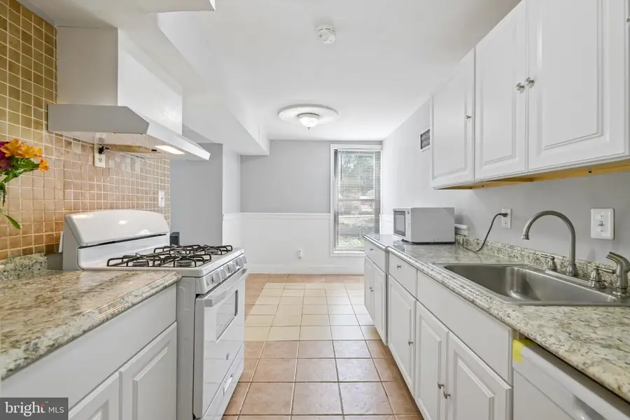 130 Duvall Ln #101, Gaithersburg, MD 20877 - #3